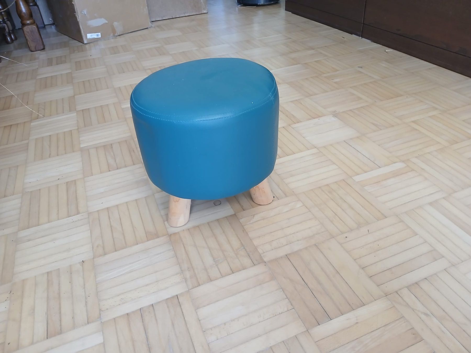 Hocker: Neuwertiger, blauer Hocker / Kinderhocker (1 oder 2 Stuck) – Neu (gemäss Beschreibung) aus Ostermundigen von bow_v8w9