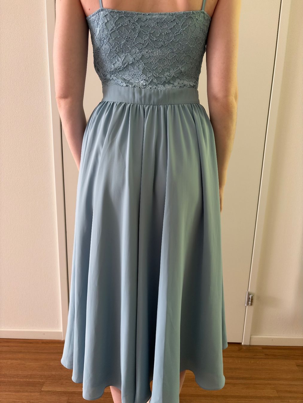 Vestiti: Blaues Cocktailkleid Gr. 36 – Nuovo e nell'imballaggio originale da Zürich venduto da astolo 4