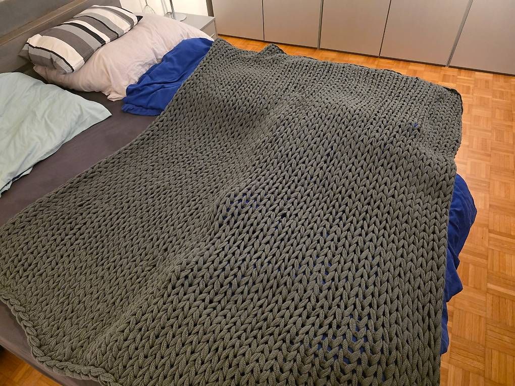 Coperte: Plaid/Decke in grober Strickart, Farbe Anthrazit, neu – Nuovo (secondo la descrizione) da Zollikerberg venduto da Doris11362 1