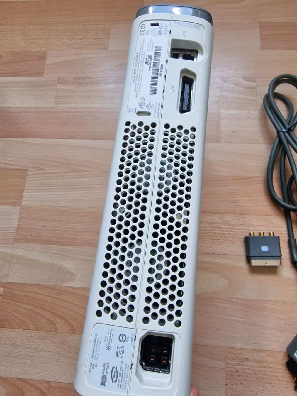 Microsoft Consoles: Spielkonsole Microsoft Xbox 360 mit Controller gebraucht – D'occasion à Fahrwangen par luk_bhw7 4