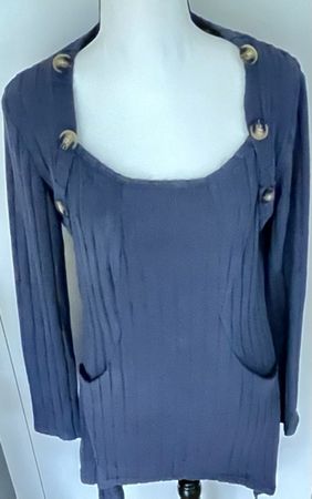 Blaues Langarmshirt Grösse S mit Taschen und Knöpfen
