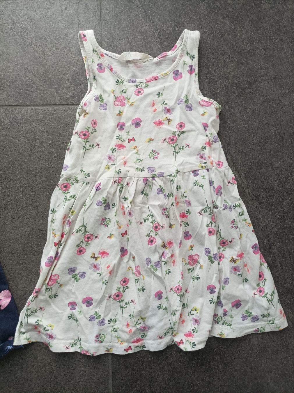 H&M Robes et jupes: 2 Mädchen Röckchen 98/104 – D'occasion à Aeschi (SO) par clementinli 2