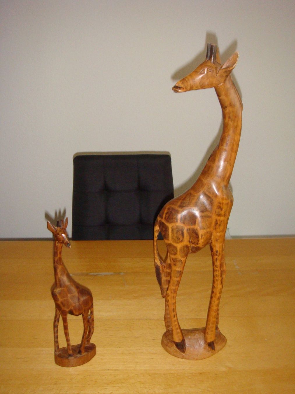Sculture & Statue: Holzgiraffen Hartholz – Usato da Reinach BL venduto da Maryichbins