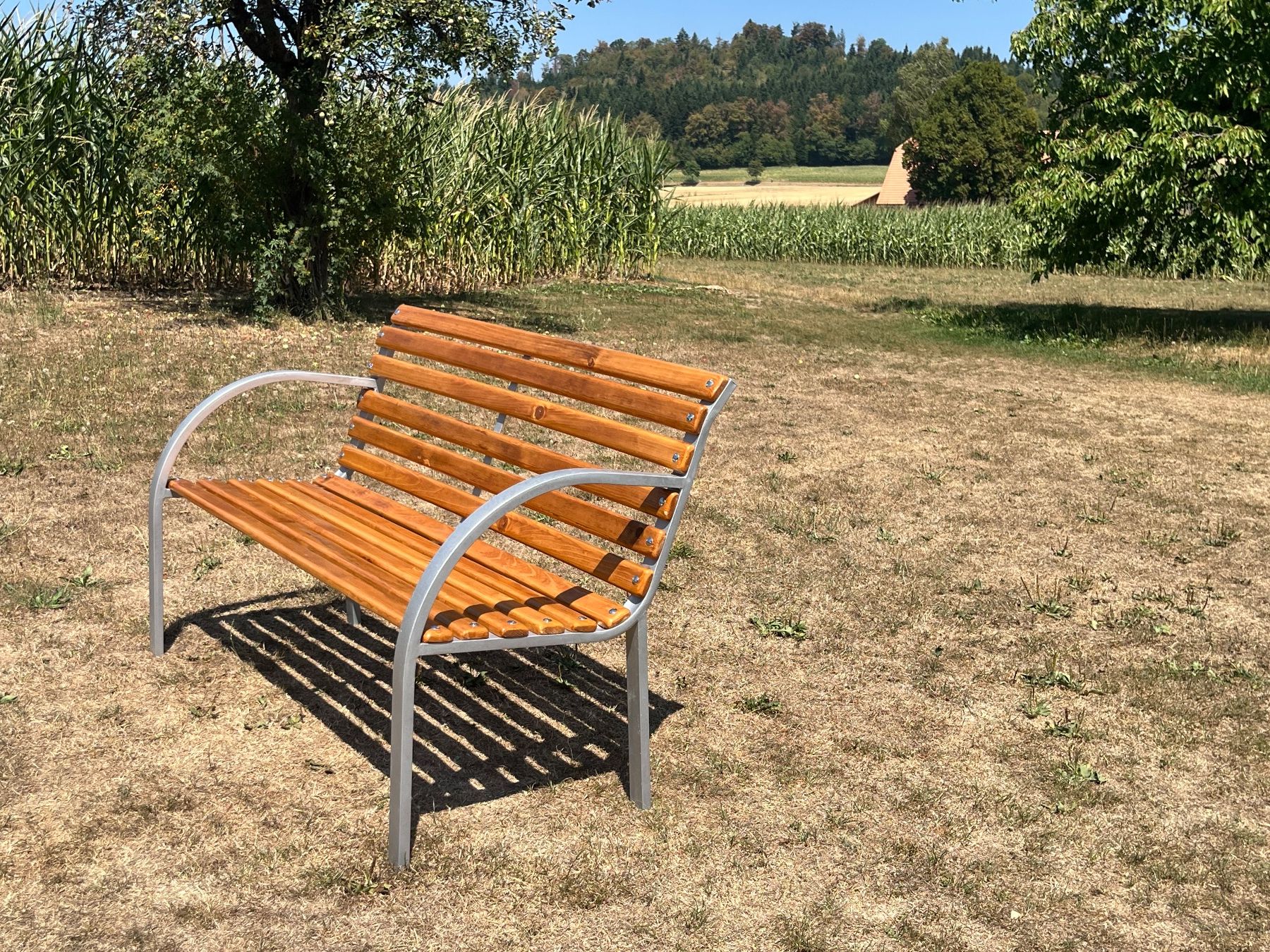 Bancs: Gartenbank Restauriert – D'occasion à Allmendingen b. BE par juair 2