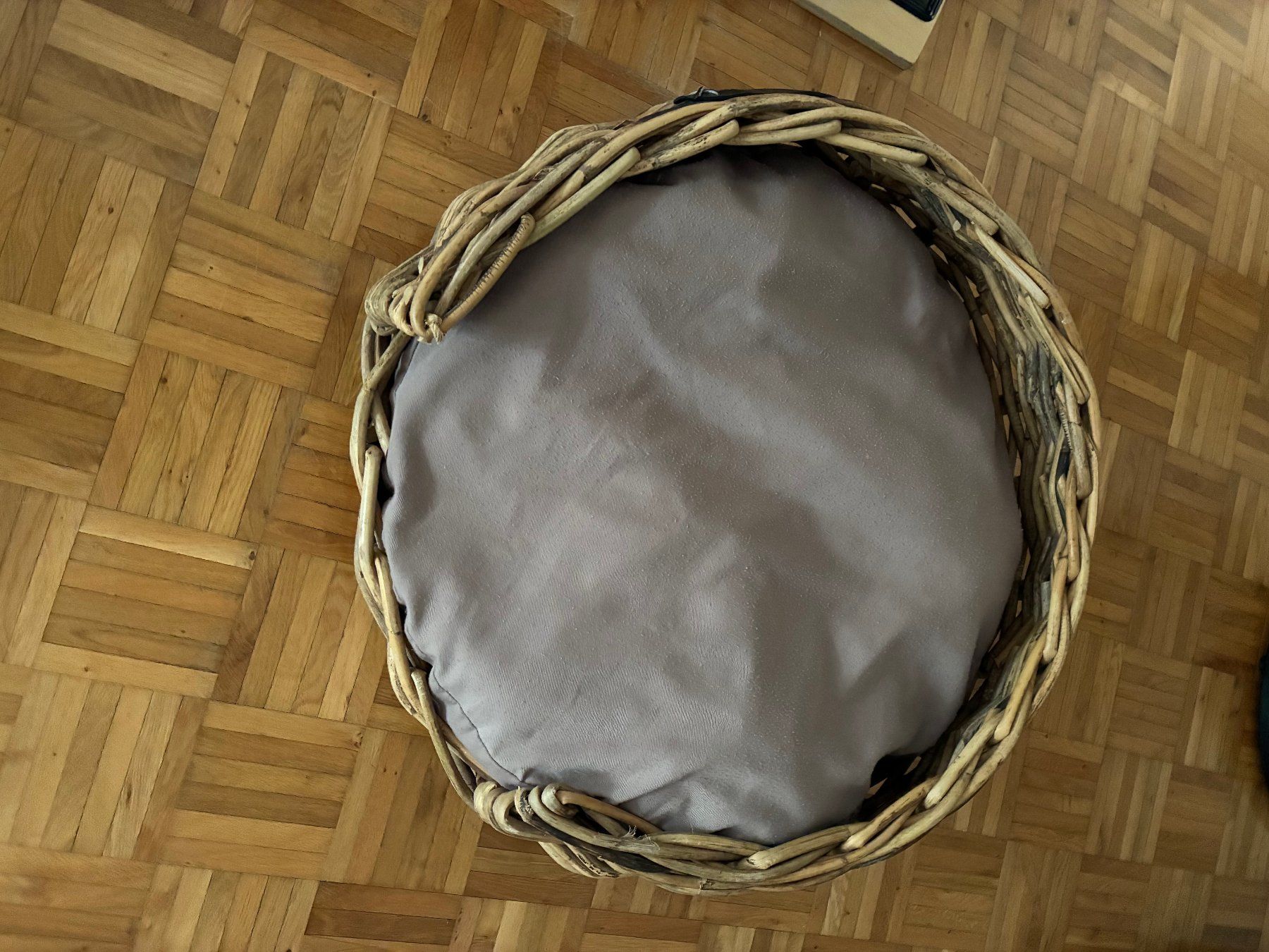 Cucce & Letti: Grosser schöner Hundekorb – Usato da Männedorf venduto da Schnaeppchen05