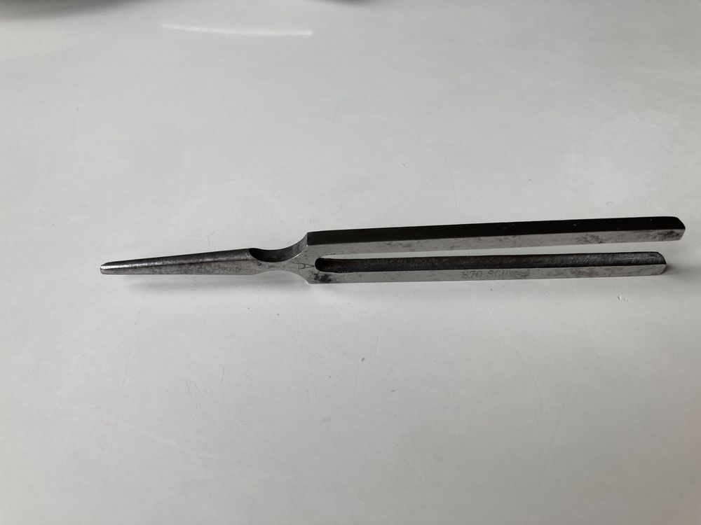 Antike Stimmgabel A 870 SCHW 12cm (Gebraucht) in Mumpf für CHF 2 – mit ...
