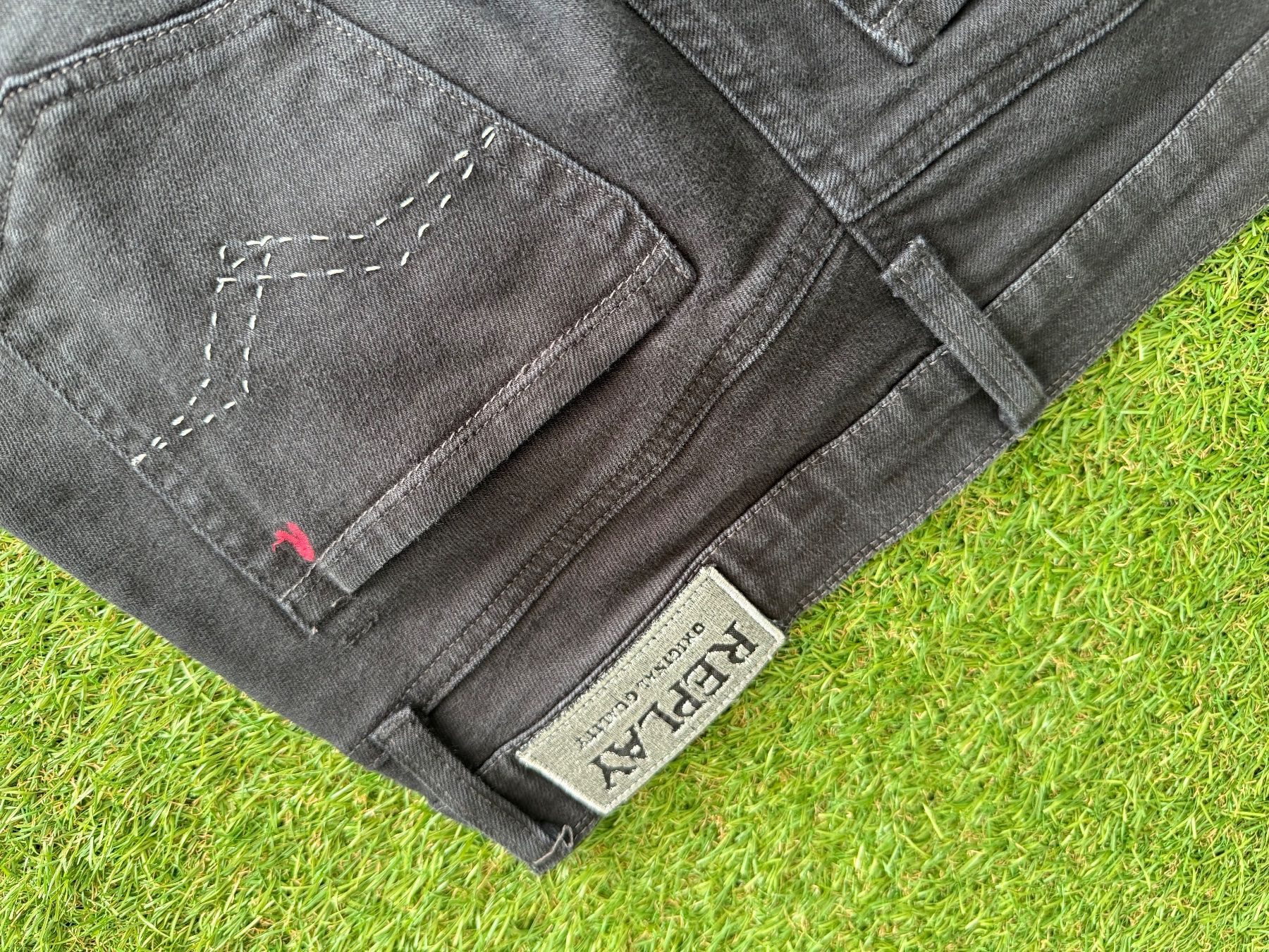Replay Jeans: Jeans von Replay W28L32 – Gebraucht aus St. Gallen von Emifrei 7