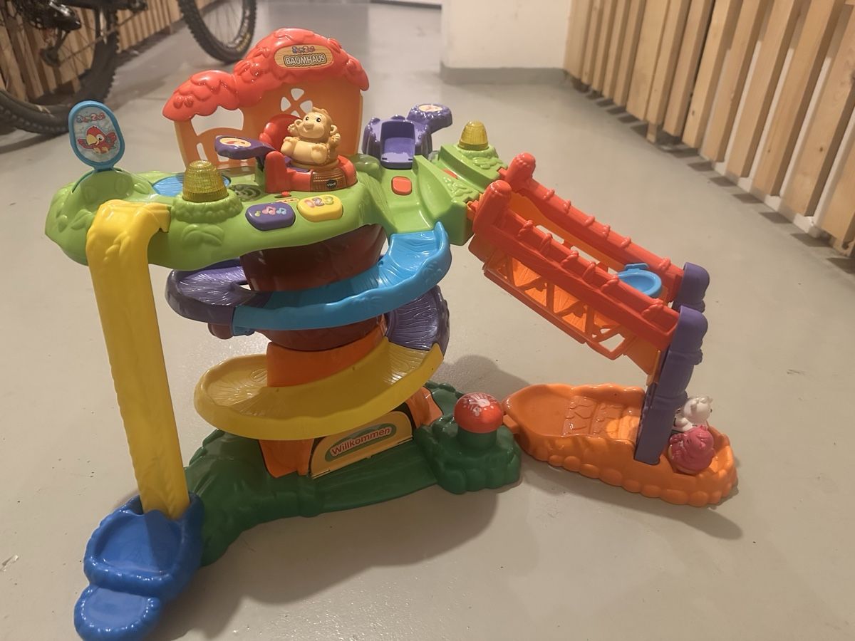 Vtech Giocattoli: Vtech Bauspielzeug Baumhaus Kugelbahn klein – Usato da Marbach SG venduto da jumastarr