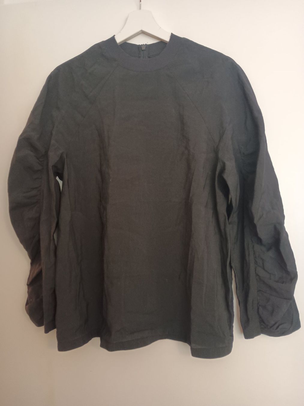Cos Blusen: Cos schwarze Bluse mit Details – Gebraucht aus Zürich von Melianea 5