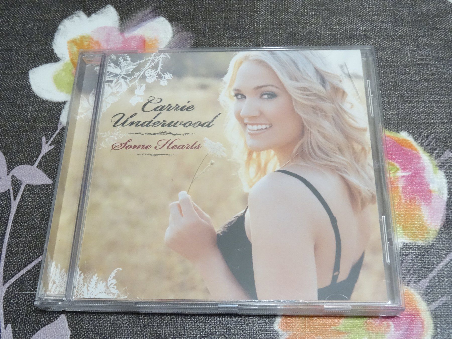 CDs: Carrie Underwood - Some Hearts CD – Gebraucht aus Olten von