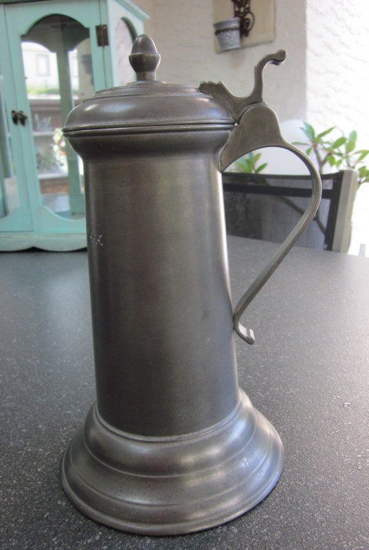 Caraffe: Alter Zinnkrug mit Deckel, gepunzt – Usato da Bischofszell venduto da raika 1