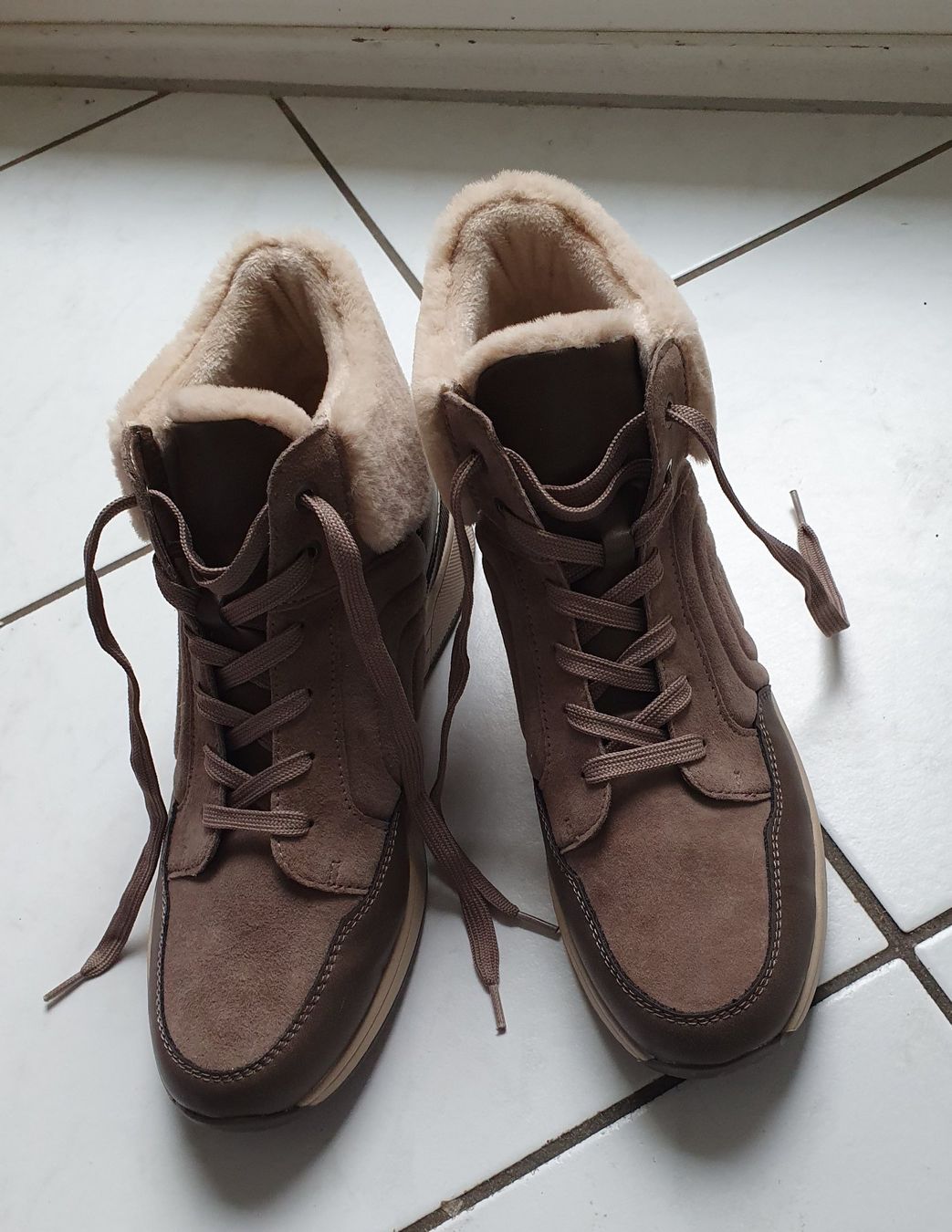 Damenschuhe: Medicus Schnürboot – Neu (gemäss Beschreibung) aus St. Gallen von bellis55