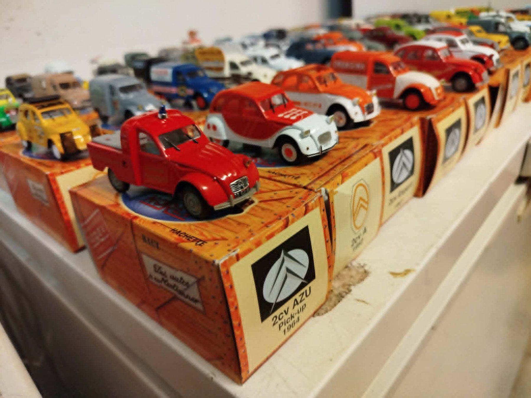 Norev Voitures modèles: 2cv miniatures collection Norev  1/43 – D'occasion à La Chaux-de-Fonds par Emmaus2300CDF 7