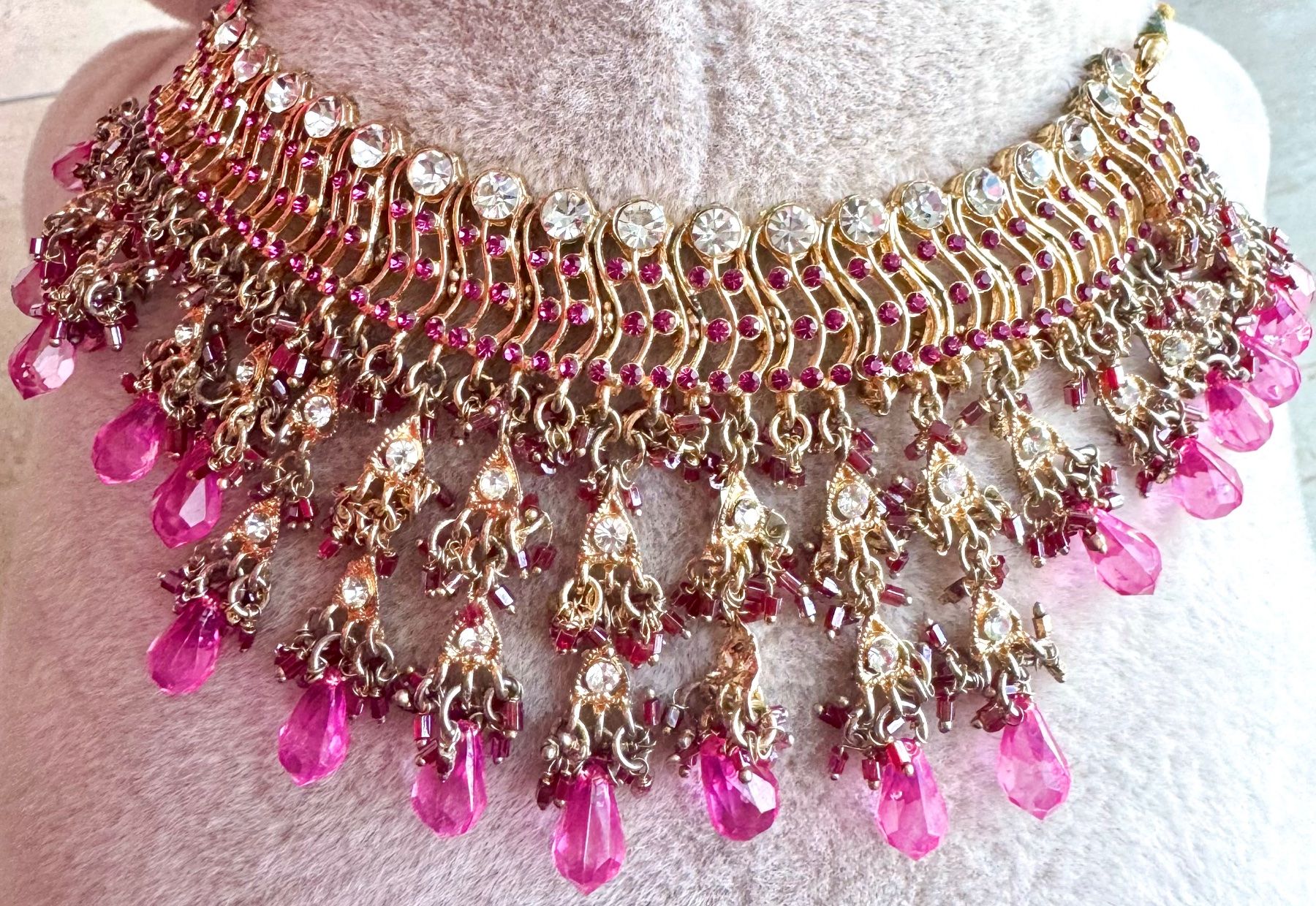 Ketten: Schmuckset Pink – Neu (gemäss Beschreibung) aus Wichtrach von Alyasahana