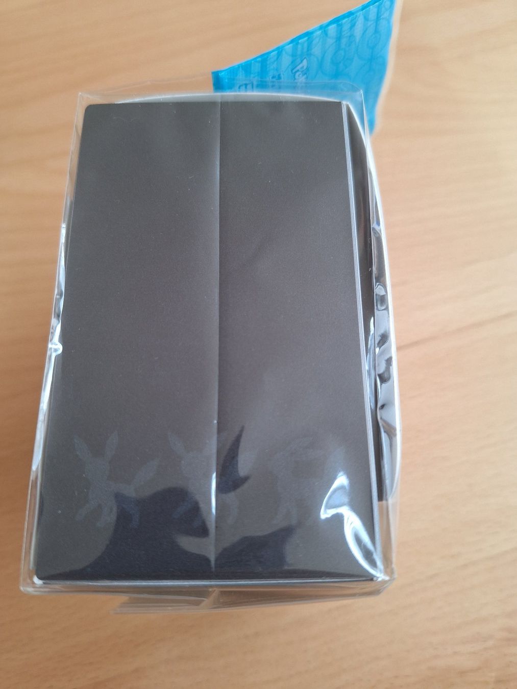 Pokémon Sammelbilder & Trading cards: Deck Box & Premium Gloss Sleeves "Moonlight & Umbreon" – Neu und originalverpackt aus Spreitenbach von misi.m 3