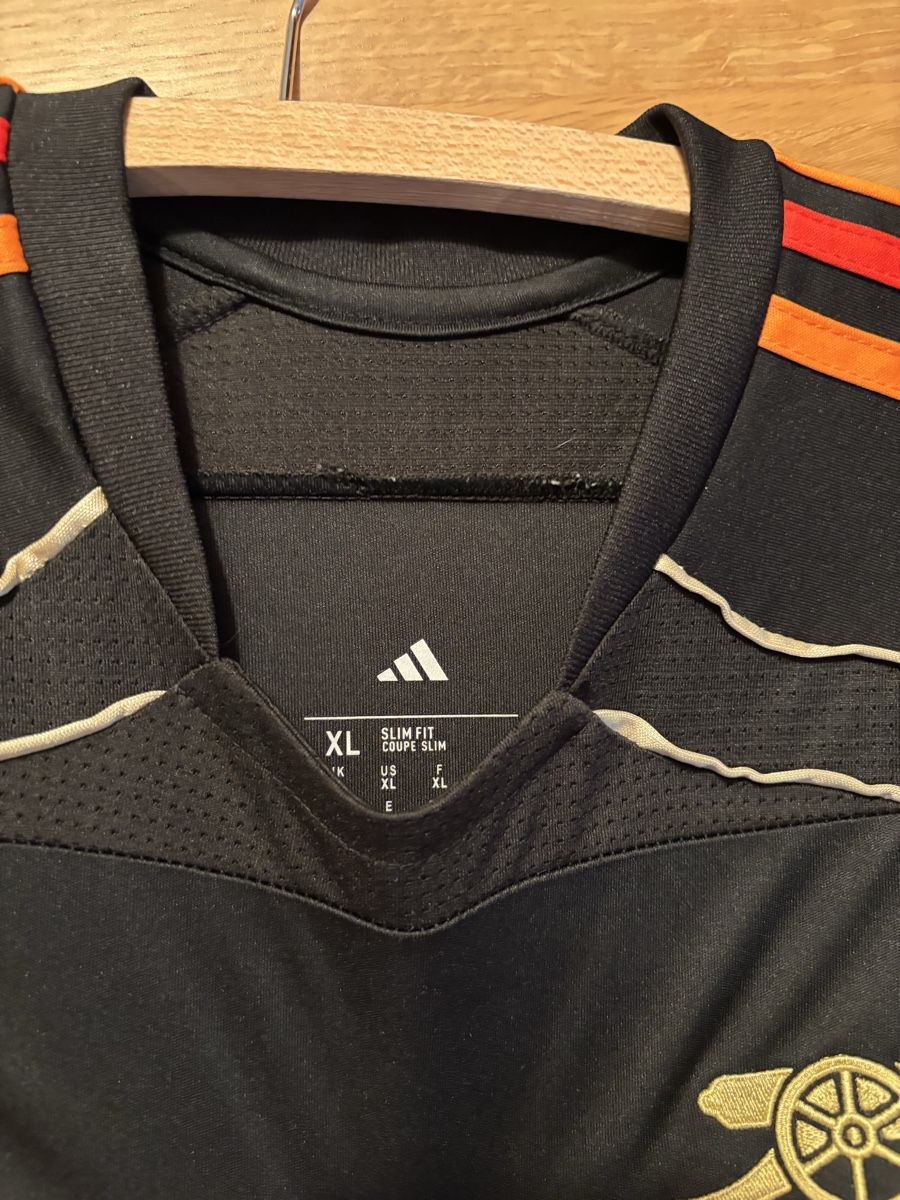 Maillots de corps & Pantalons: Maillot entraînement Arsenal – D'occasion à Genolier par Arnaud-1196 1