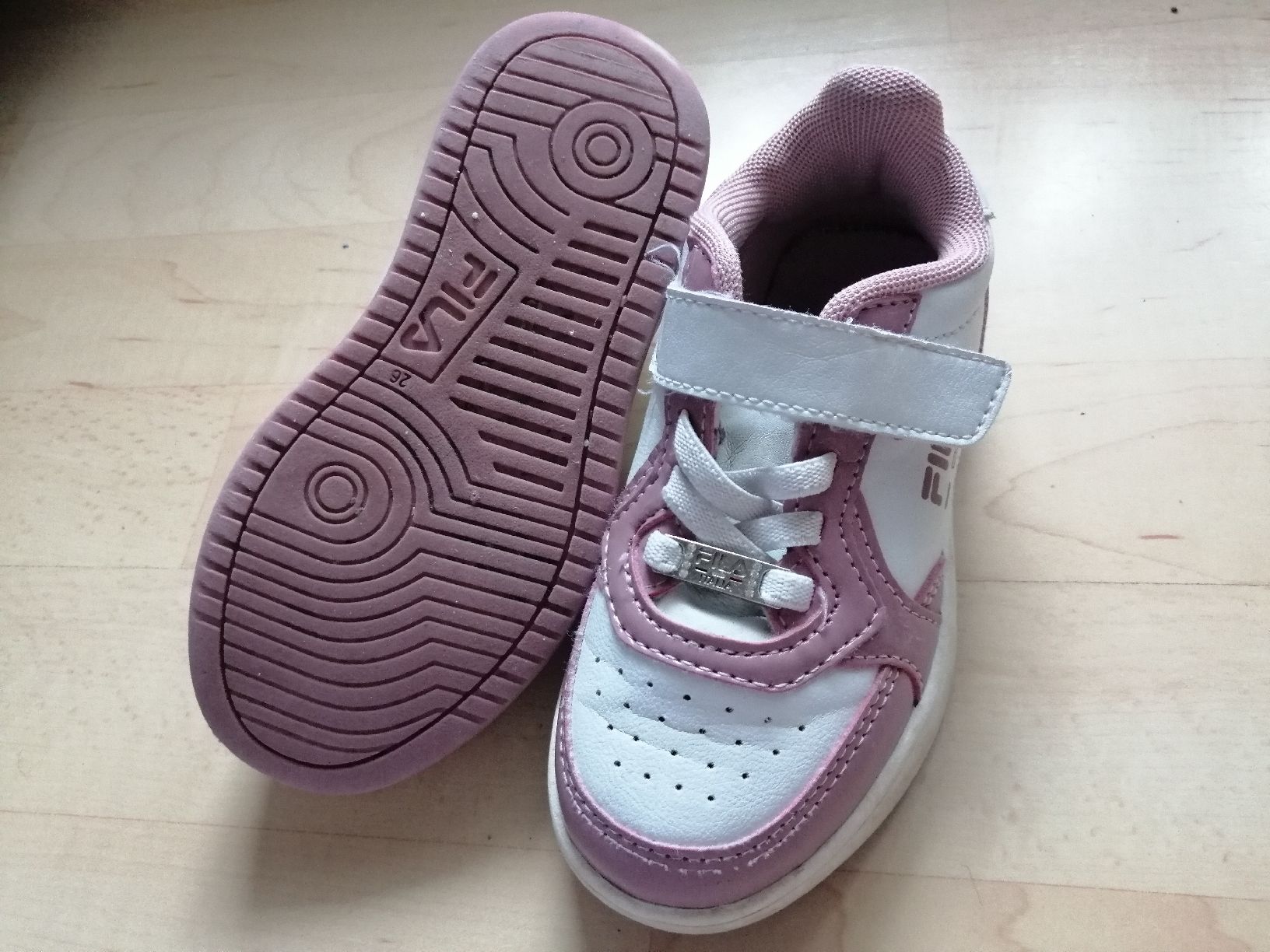 Fila Scarpe per ragazze: Schuhe FILA gr. 26 – Usato da Schötz venduto da pemali