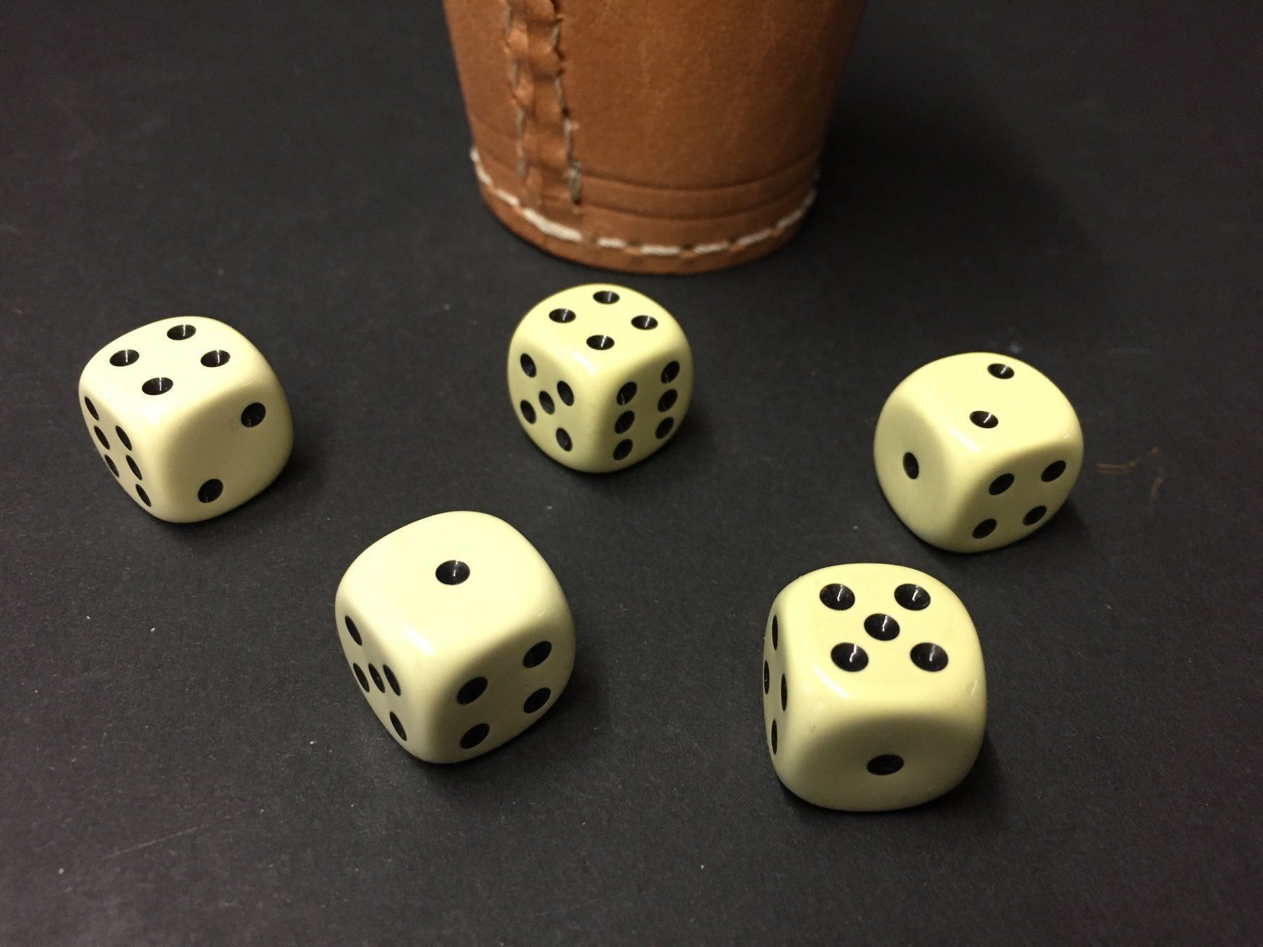 Giochi: Vintage 5 Bakelit Würfel – Usato da Schaffhausen venduto da vintageville 6