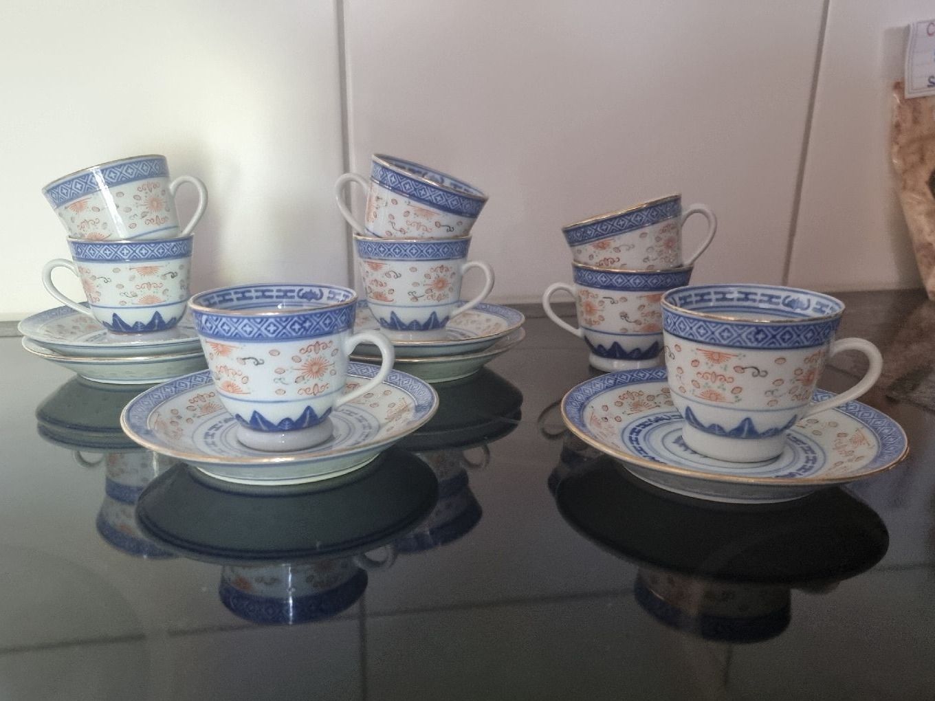 Set di piatti: Asiatisches Teeservice – Usato da Zweidlen venduto da VG159
