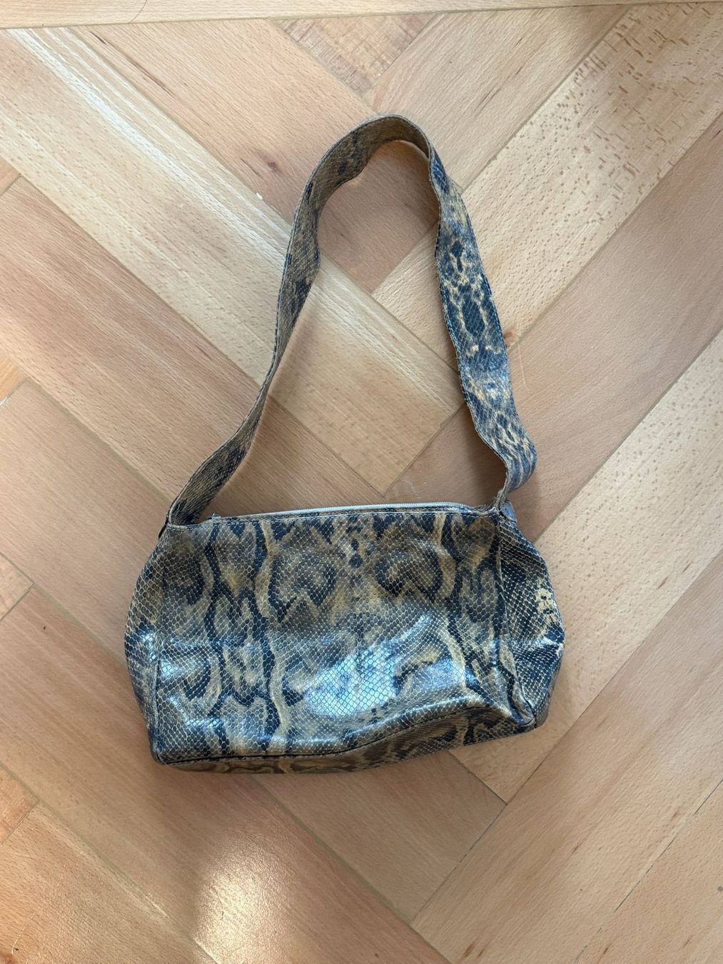 Taschen für Damen: Vintage Handtasche mit Schlangenoptik – Gebraucht aus Zürich von nt7