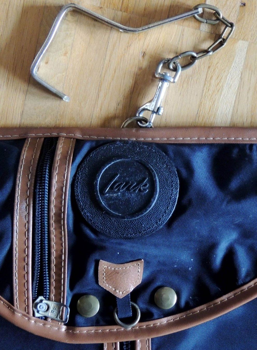 Reisekoffer: Vintage Lark Carry-on Kleider-Bag – Gebraucht aus Bürglen von holarctic 6