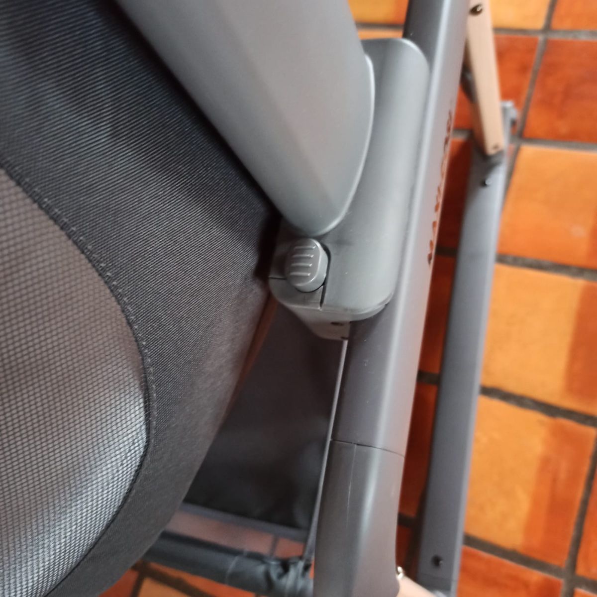 Maxi-Cosi Letti: Maxi Cosi Dream bedside crib - excellent condition! – Nuovo (secondo la descrizione) da Chézard-St-Martin venduto da iva_xw8z 7