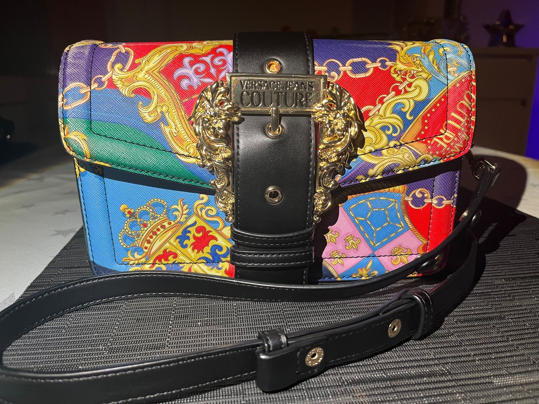 Versace Borse da donna: Versace Jeans Couture Crossover Tasche – Usato da Zürich venduto da becca0041