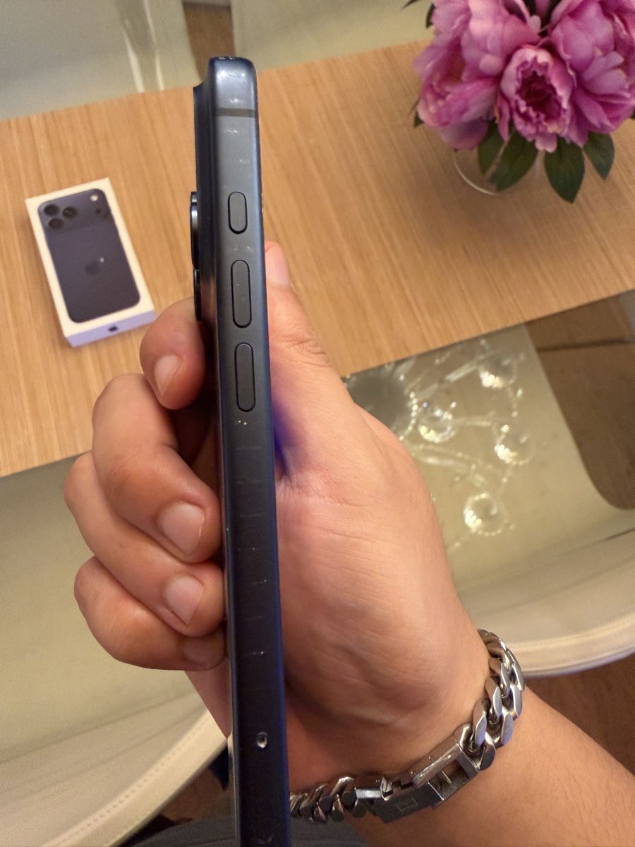 Apple Telefoni cellulari / Smartphones: iPhone 17 pro max 256GB – Usato da Zürich venduto da Yoni_to 5