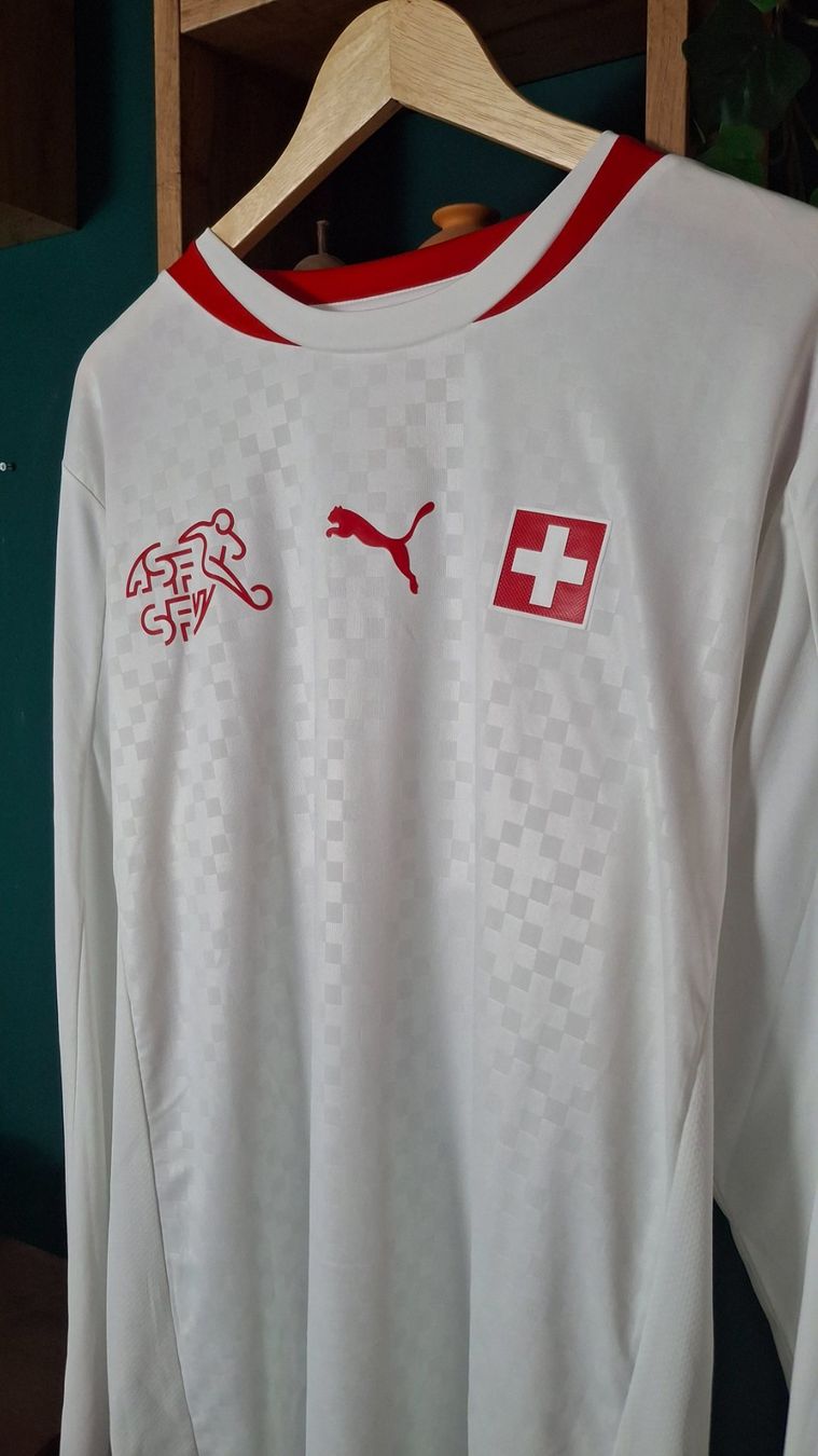 Schweizer Nati Leibchen & Hosen: Switzerland Nati 2012 player issue puma – Gebraucht aus Yverdon-les-Bains von flo_8fgr 1