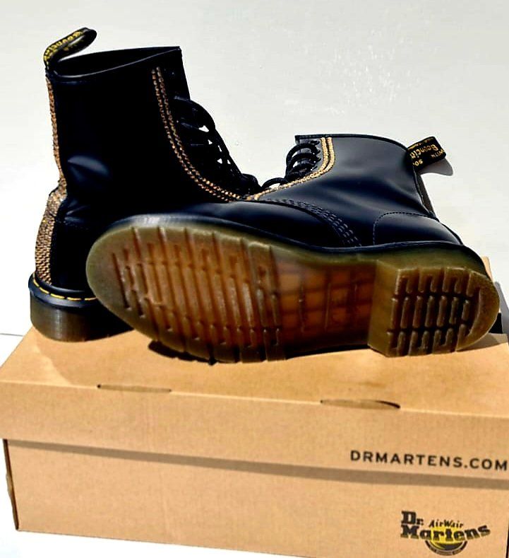 Dr. Martens Herrenschuhe: Dr. Martens mit Swarovski Gold Strass, Gr. 38 – Neu (gemäss Beschreibung) aus kloten von Docsgirl 7