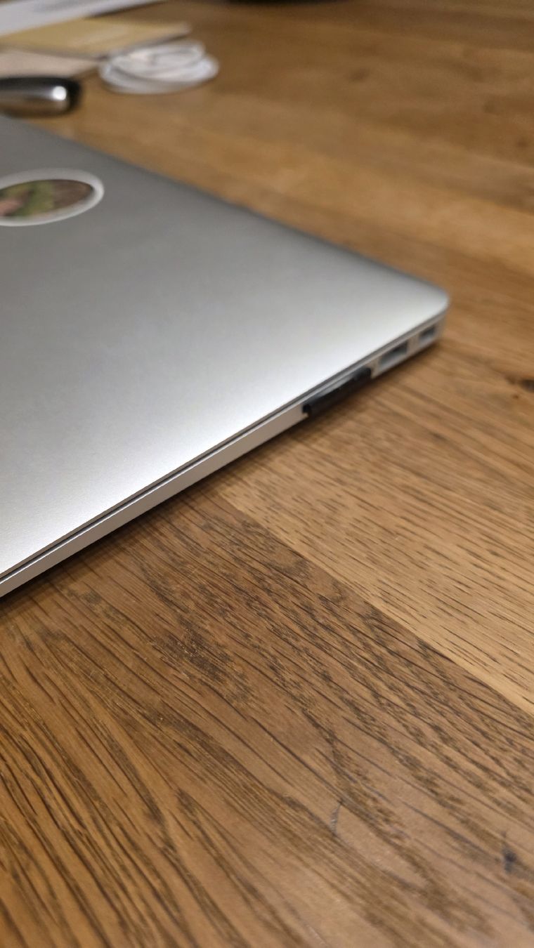 Apple Portables: Laptop Macbook Air 2017 – D'occasion à Olten par pesche_164 2