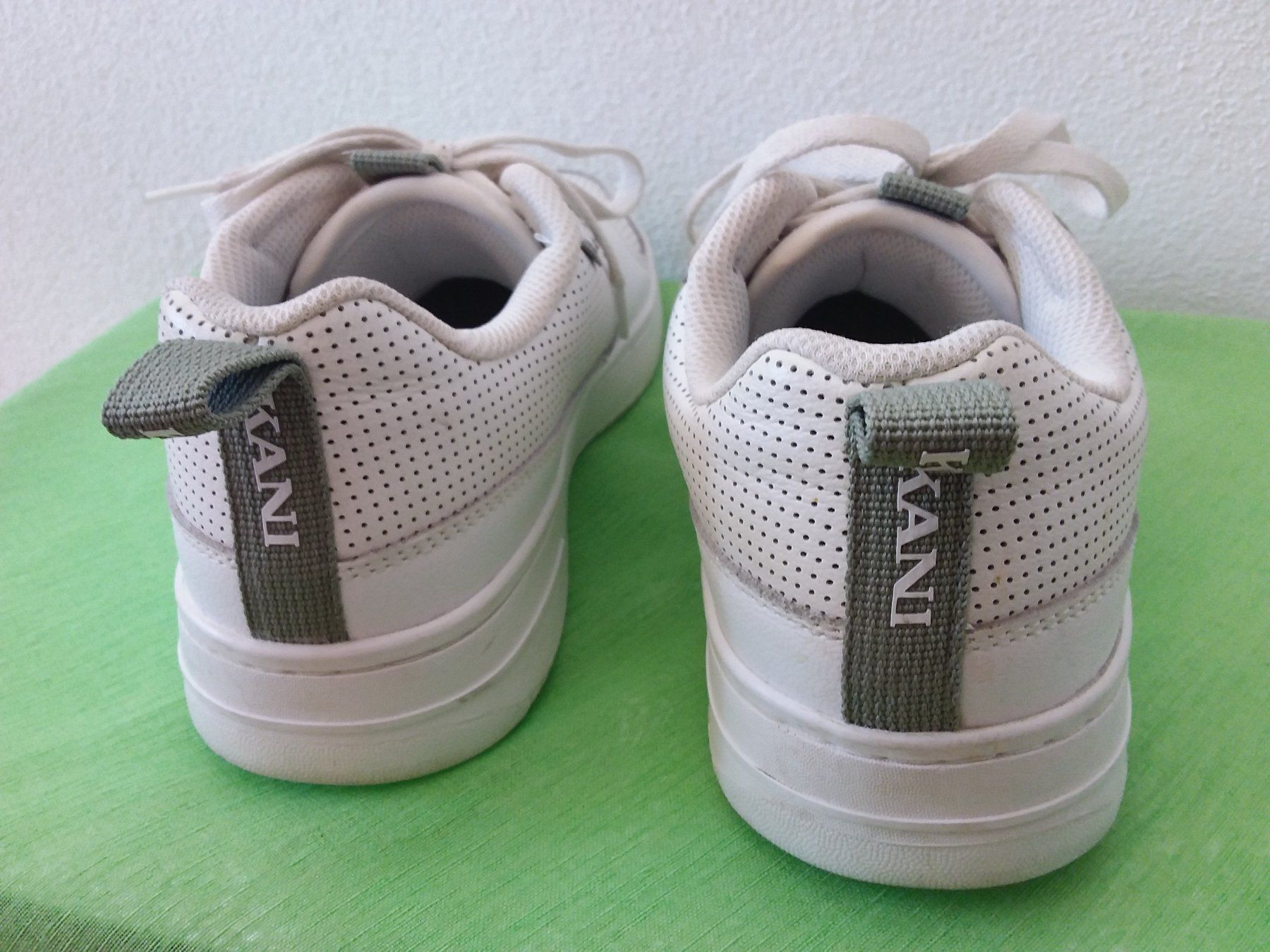 Scarpe da donna: KARL KANI Sneakers, Gr 42 – Usato da Uitikon Waldegg venduto da Risibisi7 2