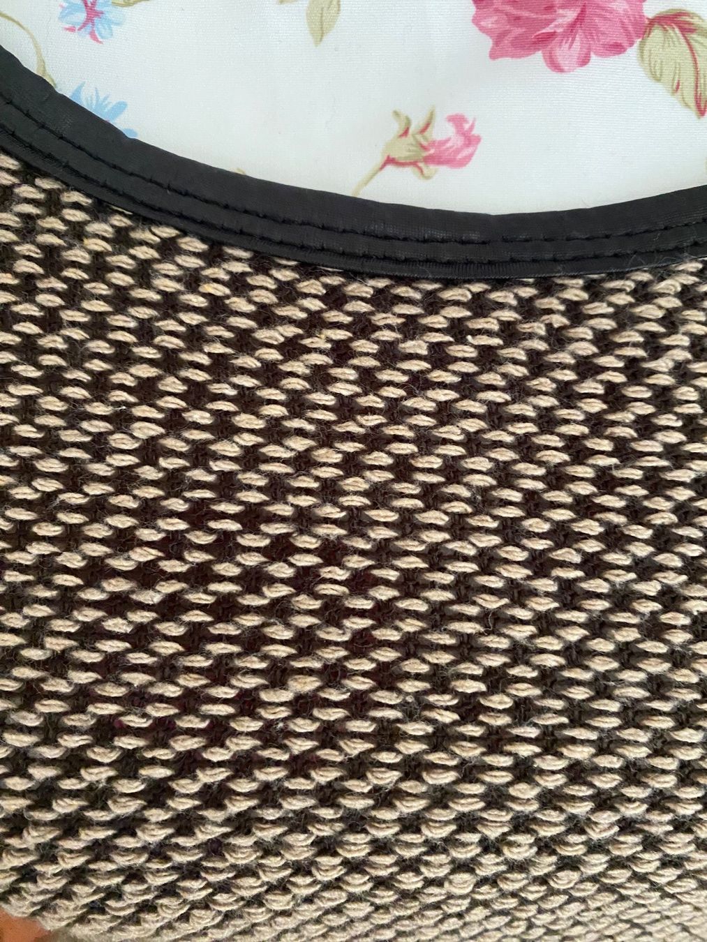 Maglioni & Felpe: Pullover super weich Grösse S beige schwarz – Usato da Schönenberg ZH venduto da Pfupfli1 1