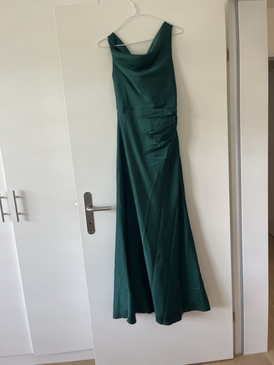 Kleider: Long dress – Neu (gemäss Beschreibung) aus Männedorf von cec_6vdr 1