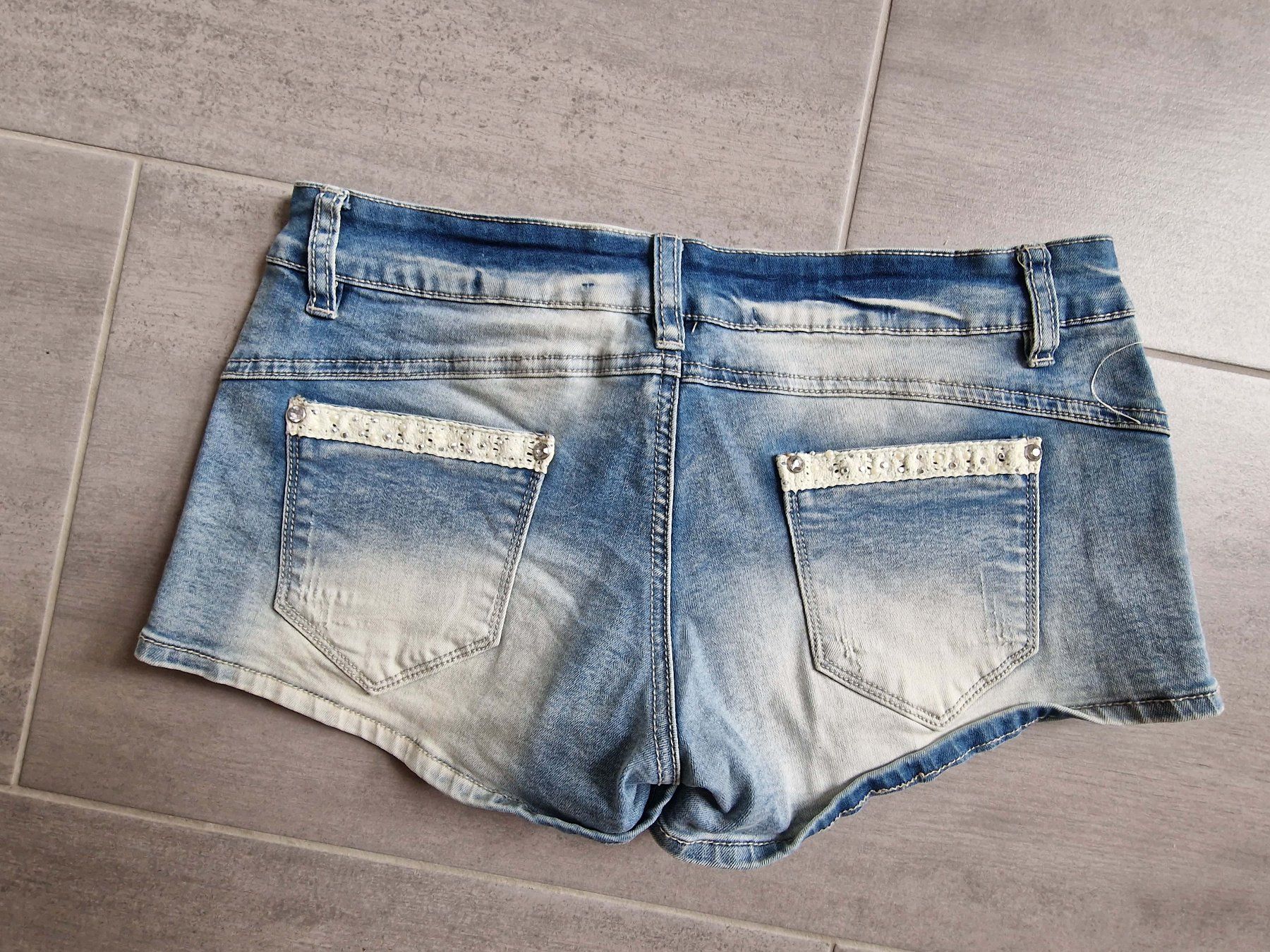 Jeans: Hot Pants von Blind Date CASUAL – Usato da Wil  AG venduto da Kfloh 2