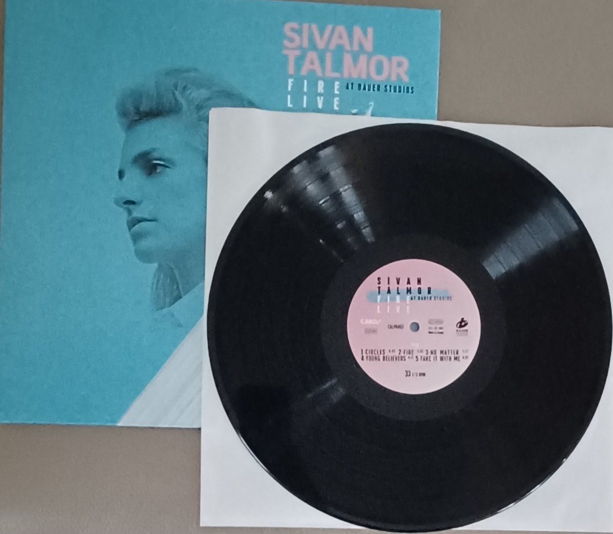 Dischi in vinile: SILVAN TALMOR - FIRE LIVE 2017  Indie Pop/ Folk – Nuovo (secondo la descrizione) da Hägendorf venduto da Plattenhardt 4