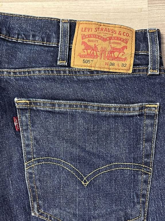 Jeans: Levis 505 Jeans 38x32 – Usato da Basel venduto da 59fifty82 2