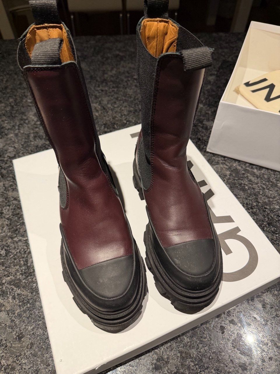 Ganni Scarpe da donna: Ganni Stiefel Gr. 37 – Usato da Zug venduto da Coca99
