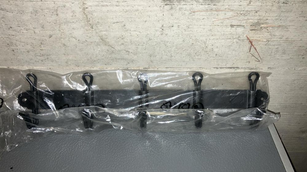 Set 4 Ganci Da Parete Metallici Neri Autoadesivi | Porta Asciugamani Salvaspazio Moderno