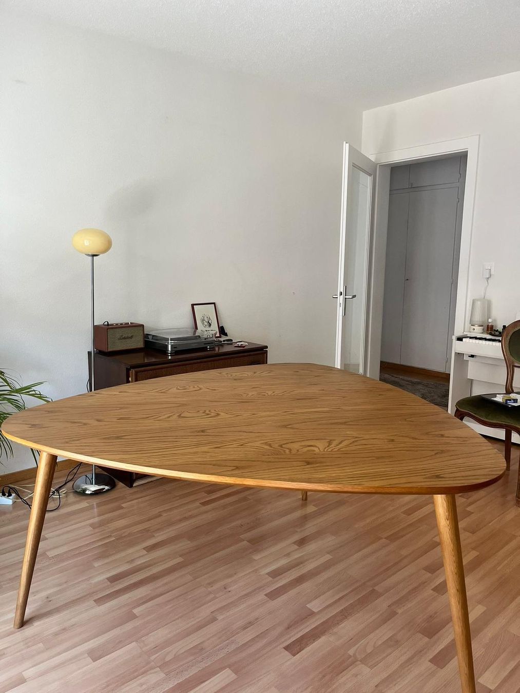 La Redoute Tavoli: Table à manger en chêne et plaqué – Usato da Sion venduto da Lila_Chammartin