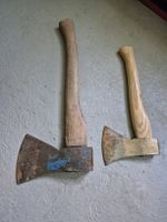 2 Beile mit Holzstiel gebraucht