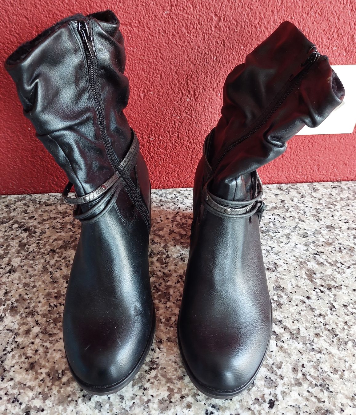 Scarpe da donna: Stiefel Pesaro #37 – Usato da Stettlen venduto da Dolores1987 1