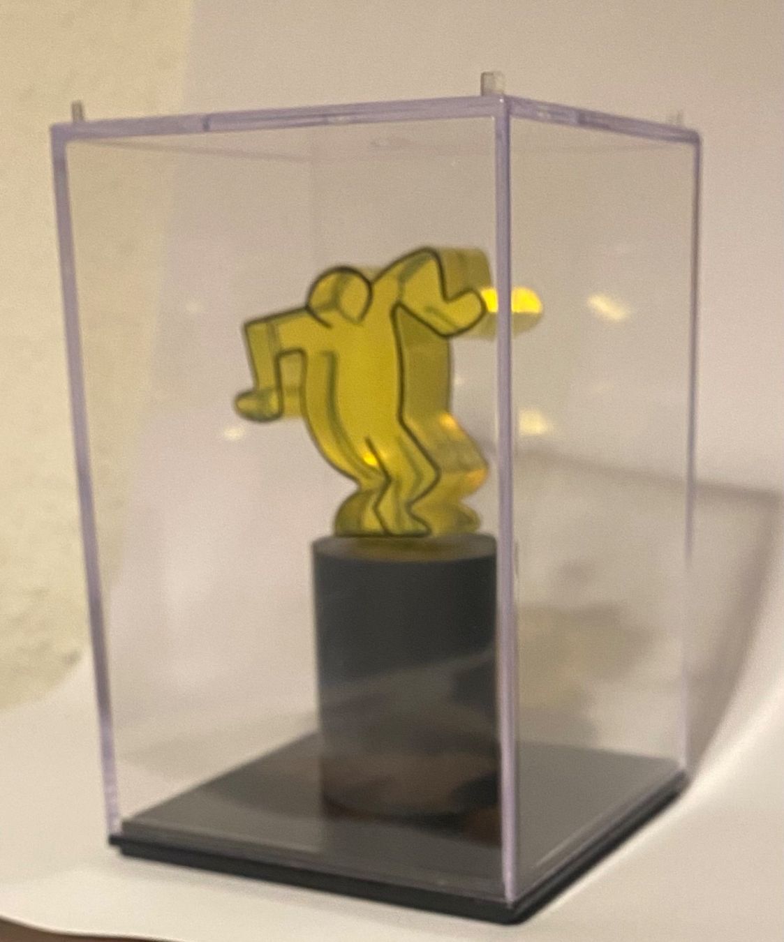 Sculture & Statue: HARING KEITH  (1958-1990) Multiple Limitierte Edition – Usato da Bern venduto da art-for-sale 1