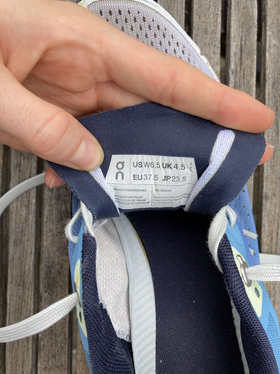 On Chaussures femmes: Laufschuhe ON Cloud, Grösse 37.5 – D'occasion à Saanen par mia_vogr 6