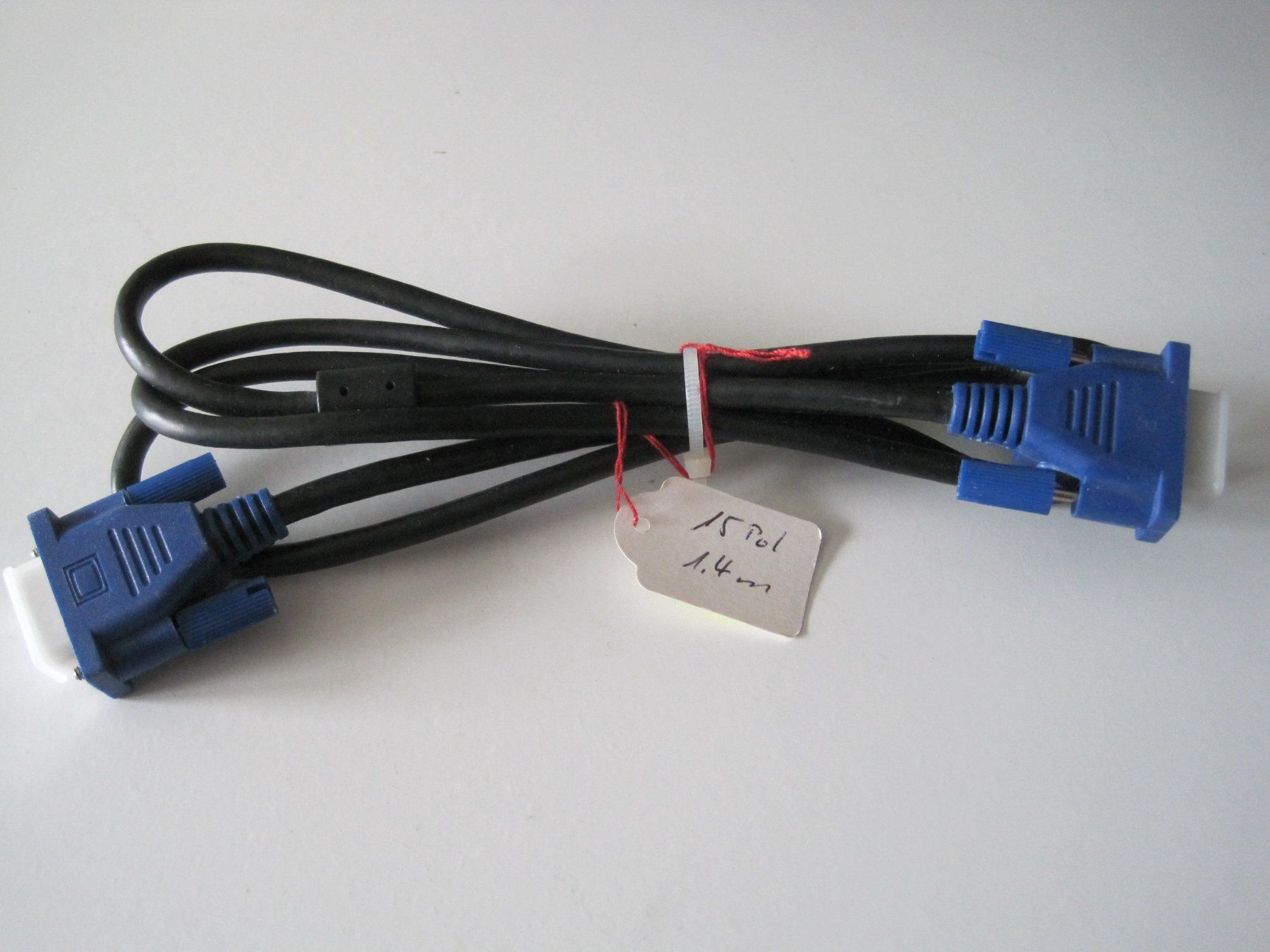 Kabel: Kabel mit 15-Pol D-Stecker – Gebraucht aus Dietwil von Jaenzi