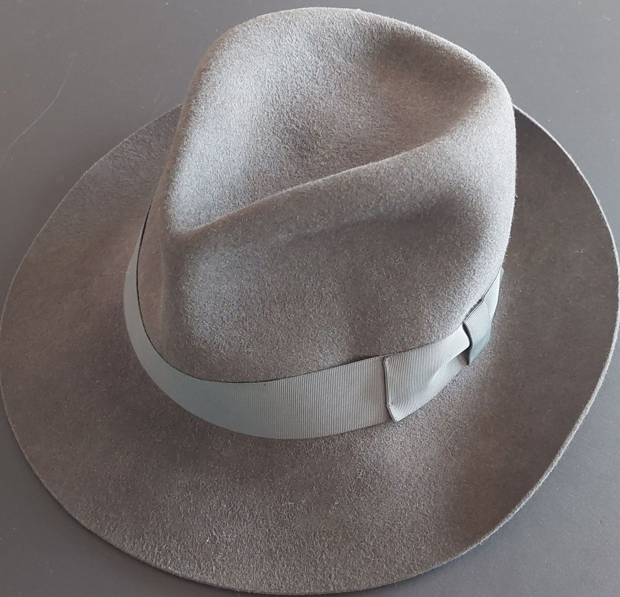 Copricapi, berretti & cappellini: Brooks Brothers Stylish Grey Felt Fedora Hat – Usato da Grandvaux venduto da Larocheturpin 5