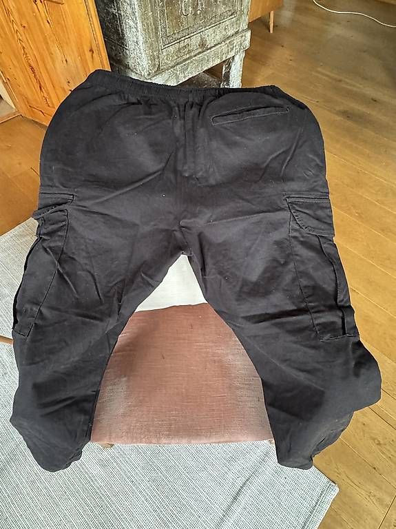 Pantalons: Cargo Hose Pull & Bear – D'occasion à Sevgein par jim_tby9 2