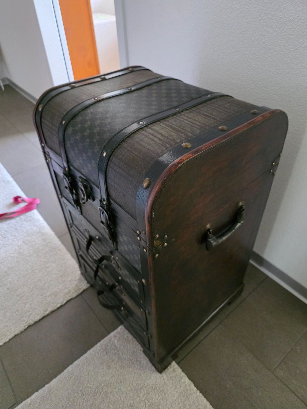 Kommoden: Vintage Kommode Truhe in Koffer Form - Winpard – Gebraucht aus Walterswil BE von Lonitti