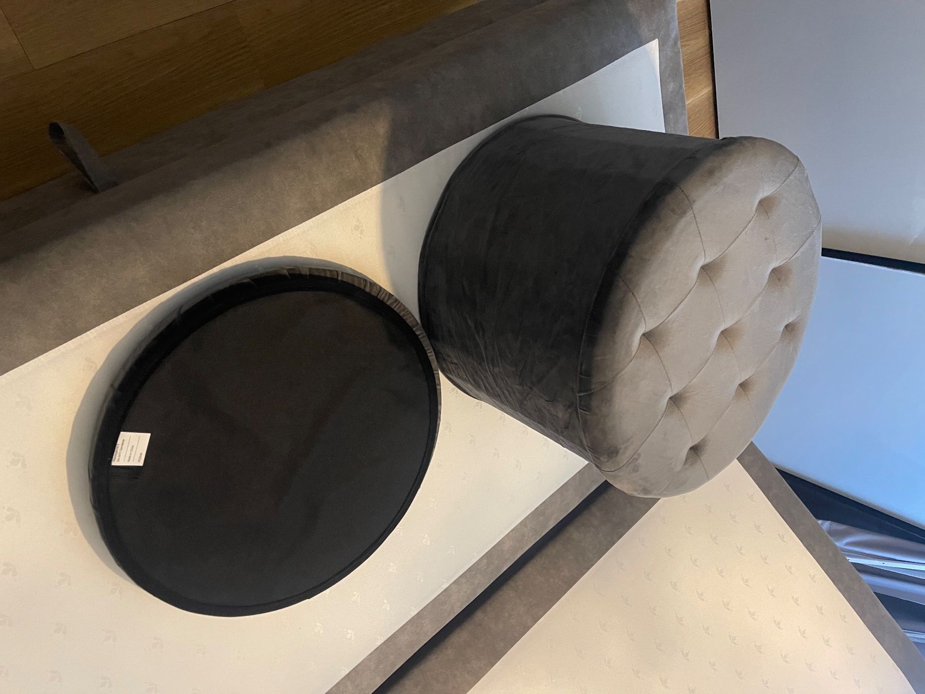 Sgabelli: Hocker/ Sitzpouf – Usato da Wil SG venduto da mdo_h9zr 1