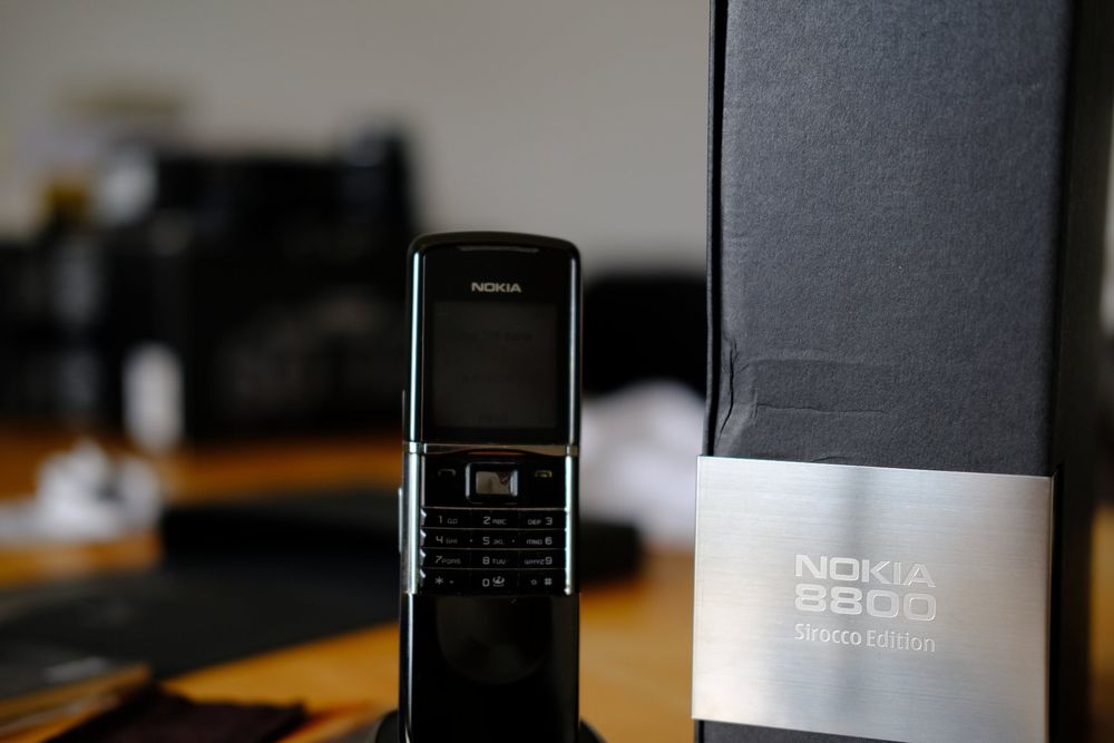 Vhbw Caricabatterie Da Muro Con Spina Europea Per Nokia 8800, C1, C2, C3, E Altri – Alimentatore Sostitutivo Nero - copertina